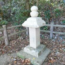 小さな｢史跡 大船渡瀬戸堀切由来の碑｣