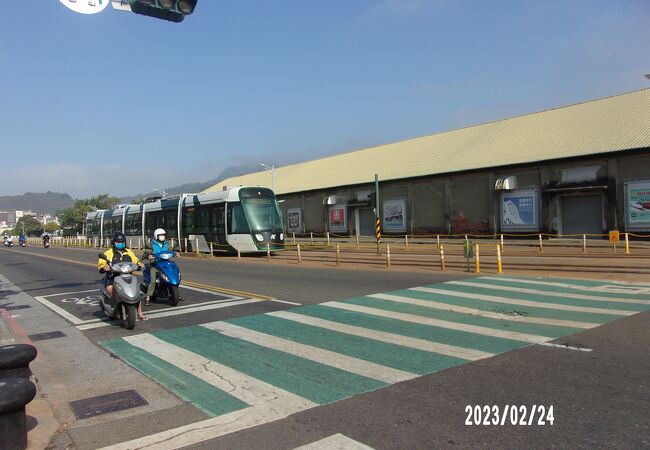 今は市電であるLRTの路線として使用されています。