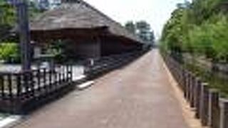 清水園の脇にあり無料で見学できます