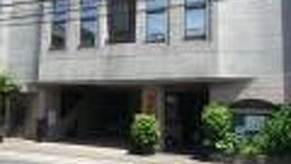 都会のお寺らしい外観