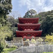 ロープウェーの建物のそばにあります