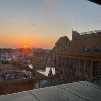 ペットルーム(屋根裏部屋)より夕陽を望む