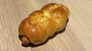 人気のパン屋さん