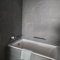 洗い場が広くてゆったりできます。