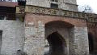 古都クラクフの城門