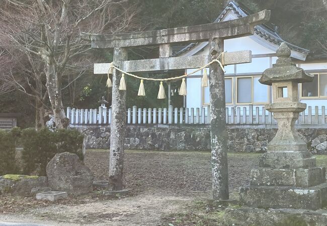 絹巻神社