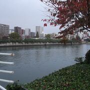 三角州の広がる広島市を流れる川