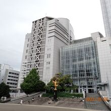 「夢の女神」とナディアパーク