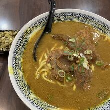 老董牛肉細粉麺店 (雙連旗艦捷運店)