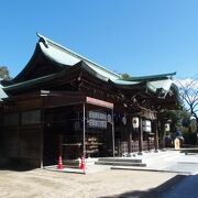 唐津くんちで知られる神社