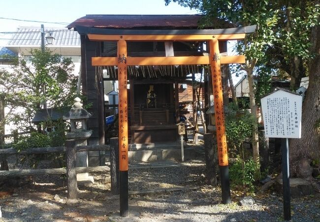 大堰川の守り神として長い歴史がある神社