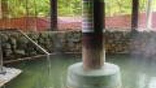 男女で時間交代の露天風呂あり