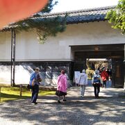 越後の豪農の館に文明の花が咲く