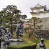 お城と桜