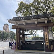 地下鉄の駅は名古屋城駅（旧市役所前駅）が近い。