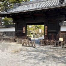 徳川美術館の正門