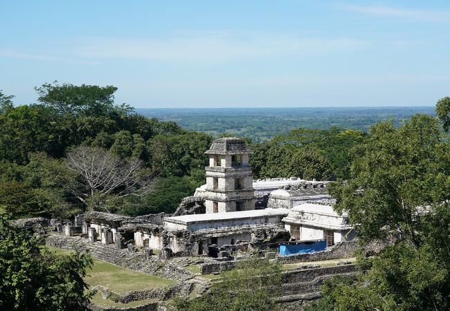 古代都市パレンケと国立公園