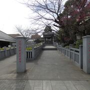 泉岳寺境内の門