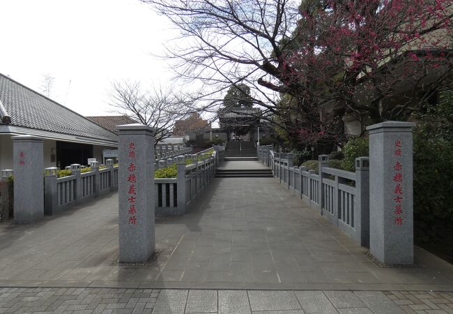 泉岳寺境内の門