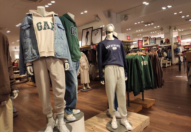 GAP OUTLET (三井アウトレットパーク 滋賀竜王)