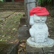 バス停そばの宇佐美八幡神社