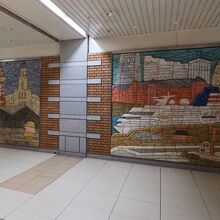 飛鳥Ⅱの壁画（日本大通り駅）