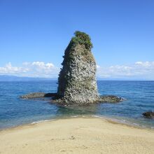 鍋釣岩