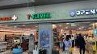 セブンイレブン (松山空港店)