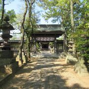 850年前に創建された歴史ある、静かで落ち着きが感じられる神社です