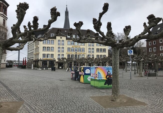 海事博物館や聖ランベルトゥス教会などが近く