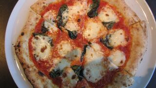 ピザはかなりクオリティが高い