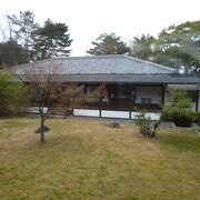 建物内では京都御所、御苑の自然と歴史などを展示