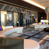 フロントは15階です。自動チェックイン機もありました。