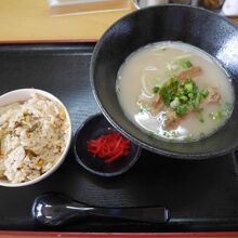 鶏宮古そば（小）ジューシーご飯セット