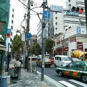 都心の一等地で昭和気分で街歩きを楽しめます