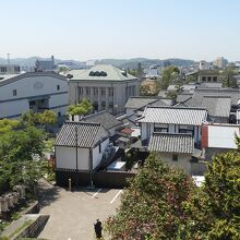 山門から見た美観地区の家並