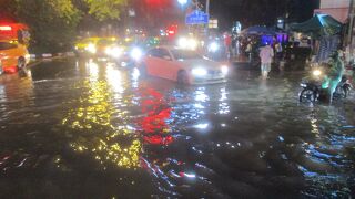雷雨のスクムウィット通り
