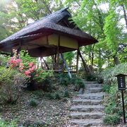 【つつじ茶屋】岩崎氏所有になってから建てられた四阿