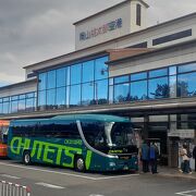 岡山駅北口とダイレクトに結んでいます