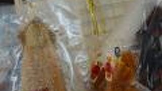 函館駅直結で豊富な品揃え。ひと通りのお土産はこちらで揃いそう