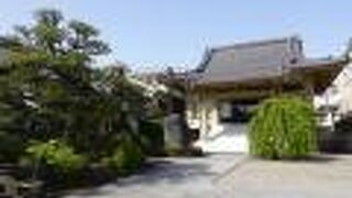 静かな時間の流れるお寺