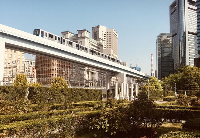 絶えず電車の音