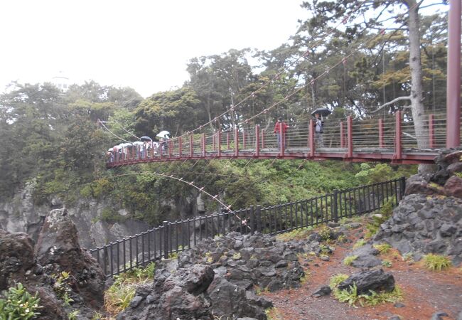 城ケ崎の海にかかる人気の吊橋