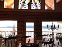 イン オン ザ レイク- ホワイトホース 写真