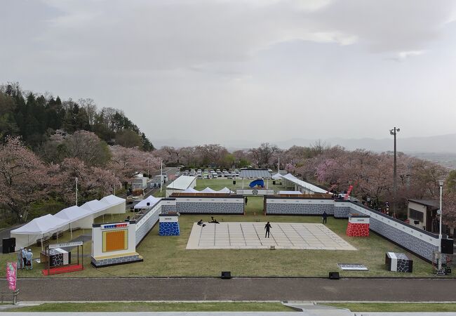 天童公園の桜と人間将棋