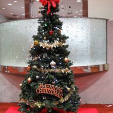 館内のクリスマスツリー