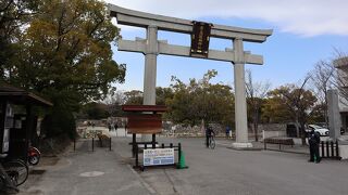 広島城と同じ敷地内にある神社