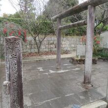 安倍晴明の墓所です