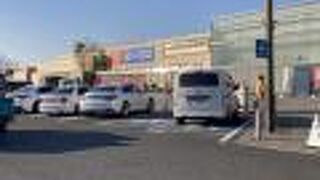 刈谷ハイウェイオアシスとつながっているパーキングエリア。