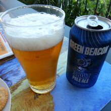 ブルーの缶も鮮やか、ビールも軽めで飲みやすいです